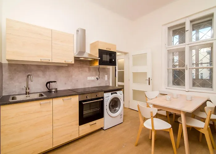 Sokol House New Town בית אירוח *