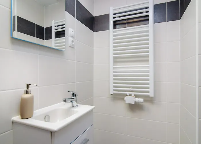Sokol House New Town בית אירוח *