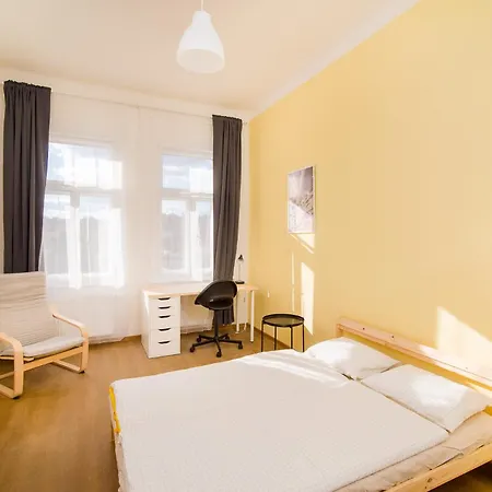 Sokol House New Town Homestay *