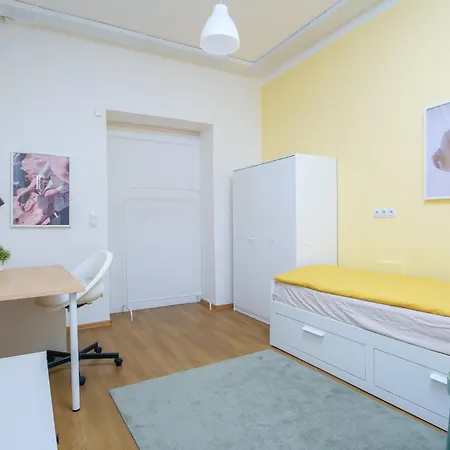 Sokol House New Town Δωμάτια σε οικογενειακή κατοικία Πράγα